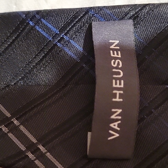 Men's Tie - Picture 3 of 5